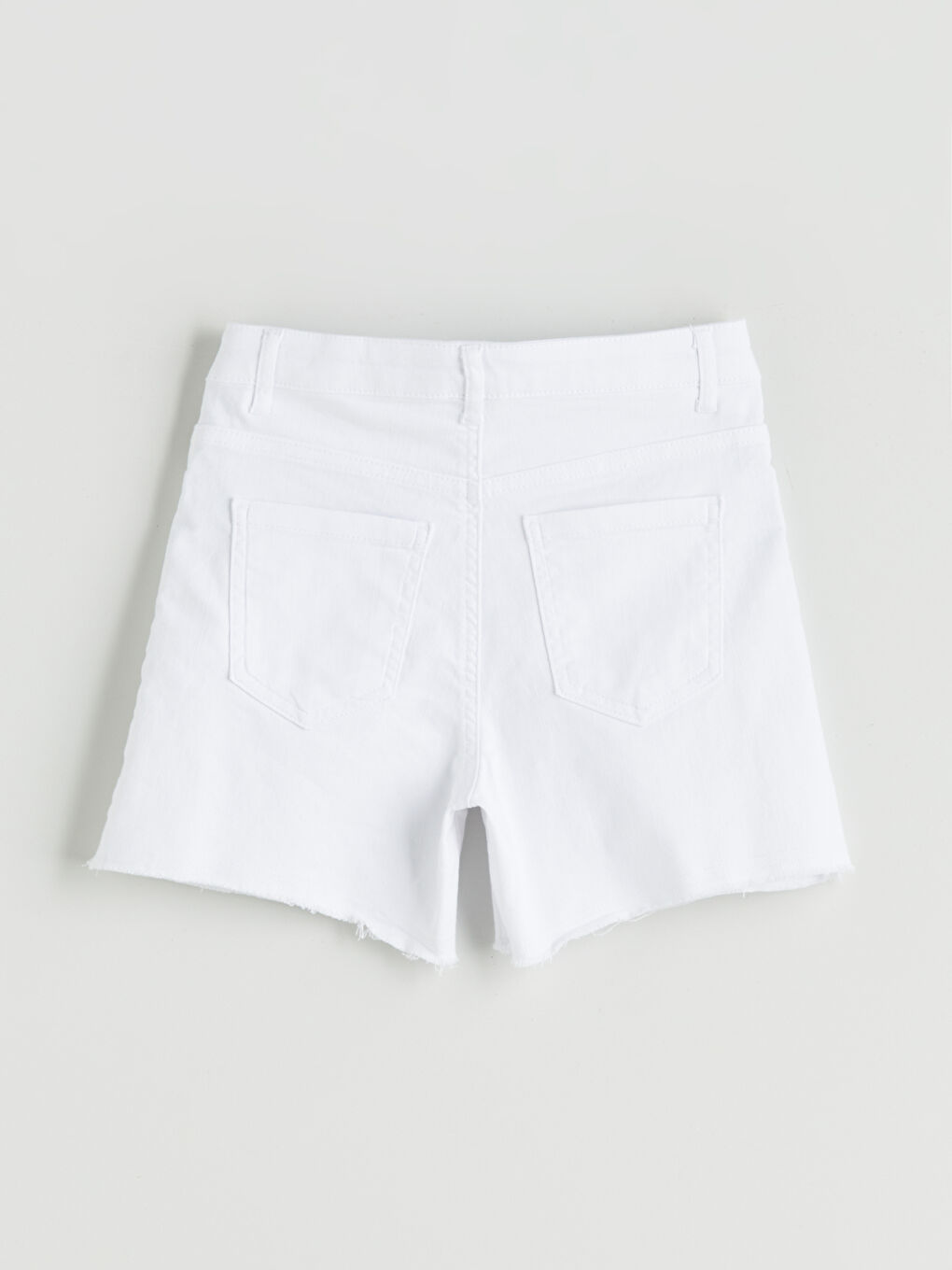 Girl WHITE Shorts -S5Q320Z4-Q6K