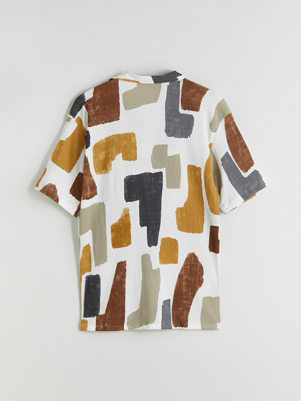 Beyaz Regular Fit Resort Yaka Kısa Kollu Desenli Viskon Erkek Gömlek-1