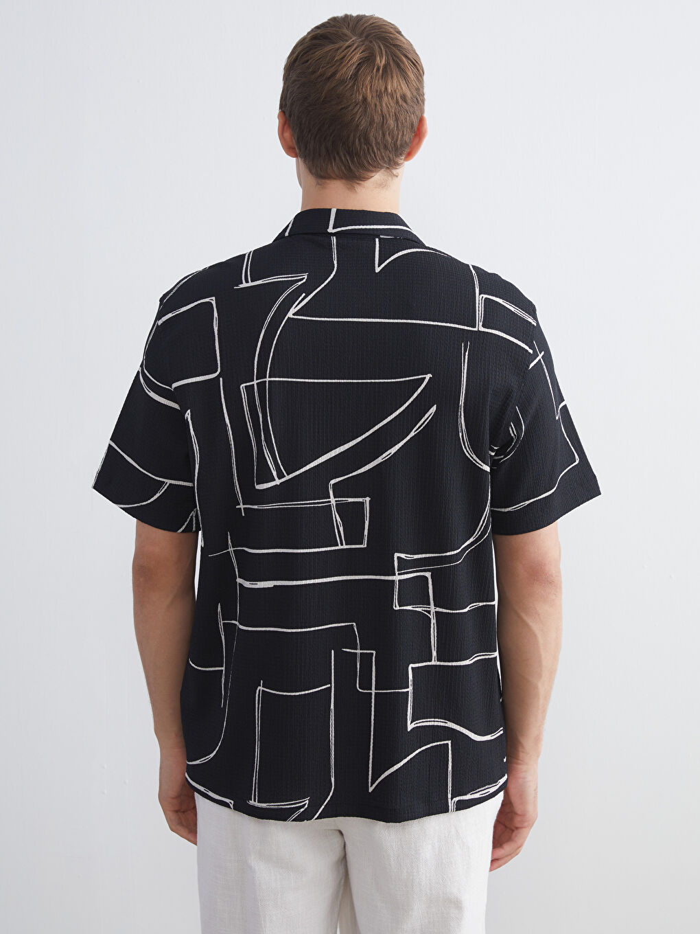 Siyah Regular Fit Kısa Kollu Desenli Viskon Erkek Gömlek-3