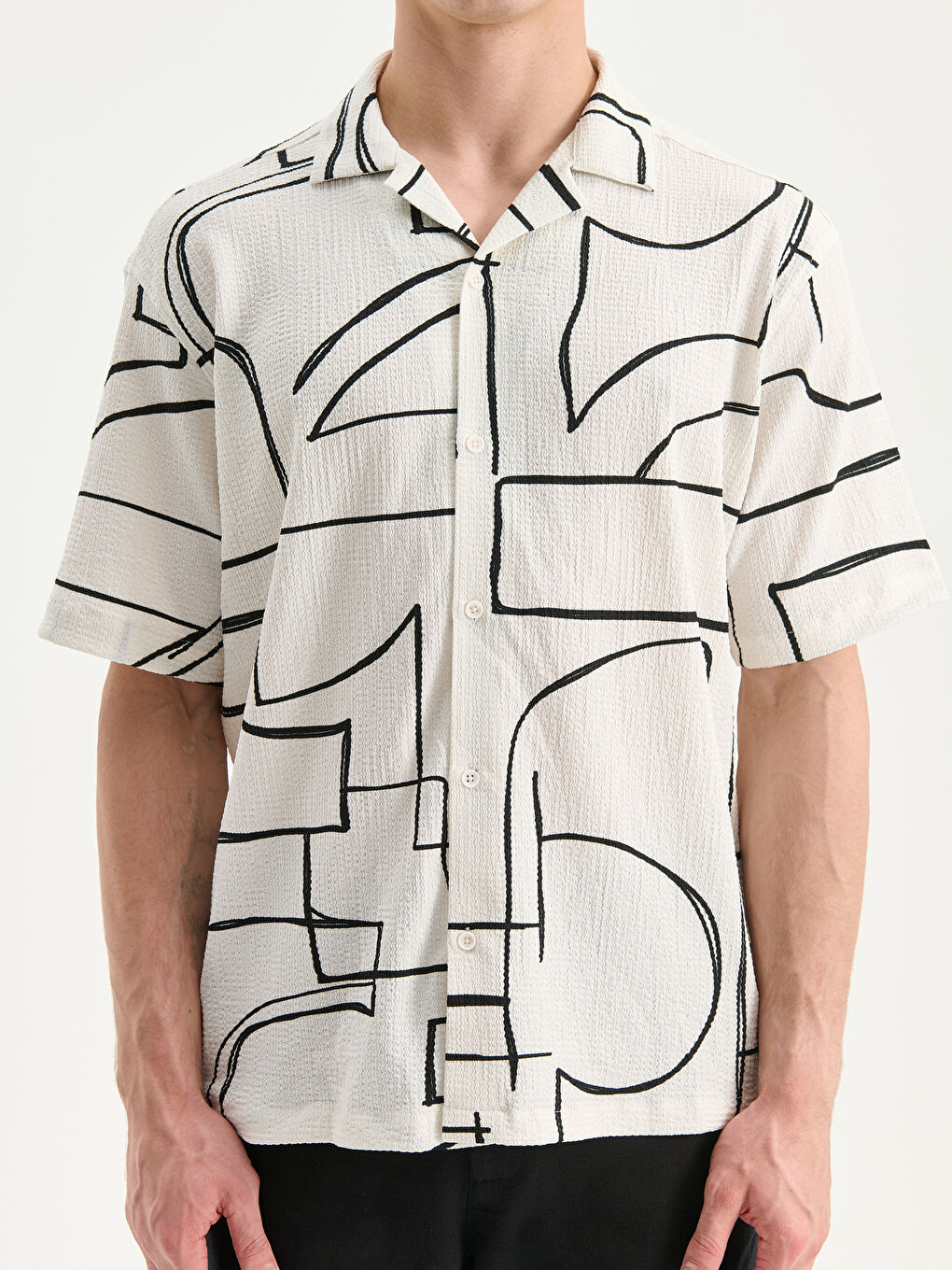 Beyaz Regular Fit Kısa Kollu Desenli Viskon Erkek Gömlek-2