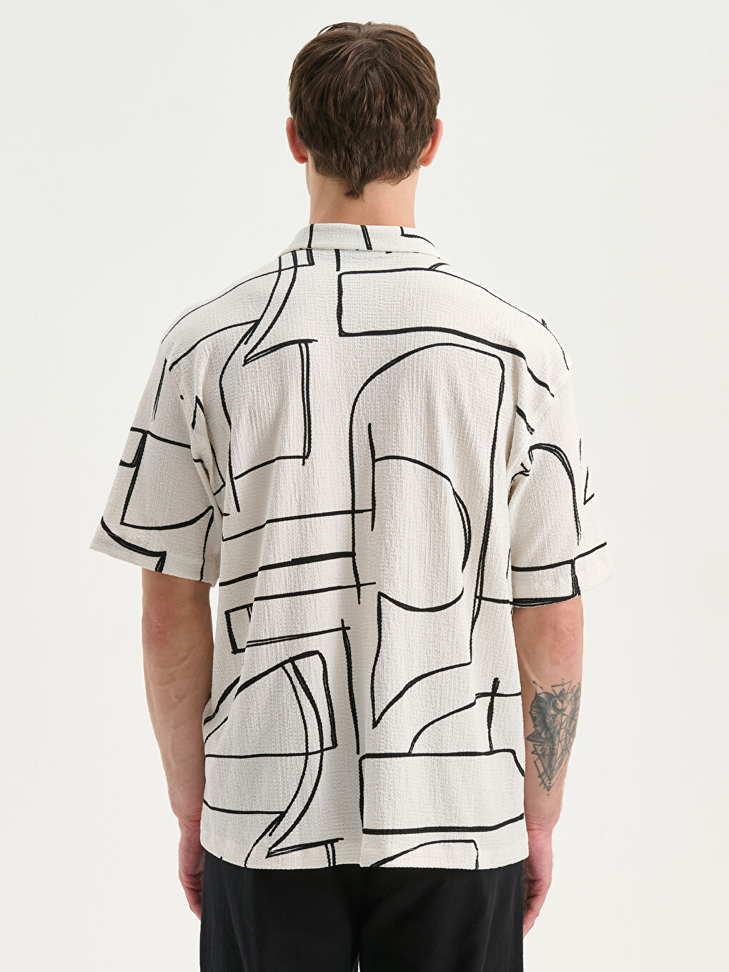 Beyaz Regular Fit Kısa Kollu Desenli Viskon Erkek Gömlek-3