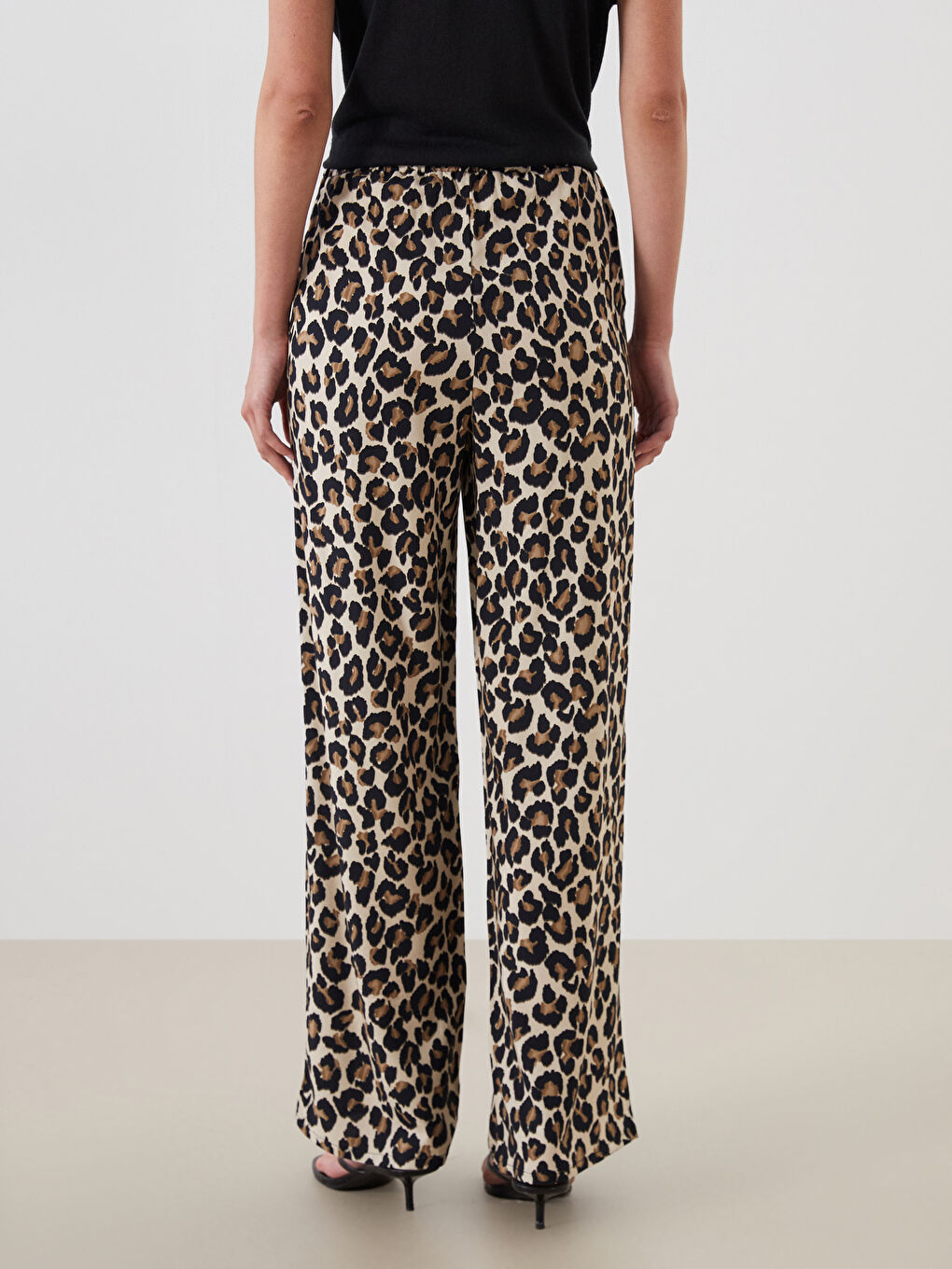 Kahverengi Beli Lastikli Leopar Desenli Kadın Pantolon-3