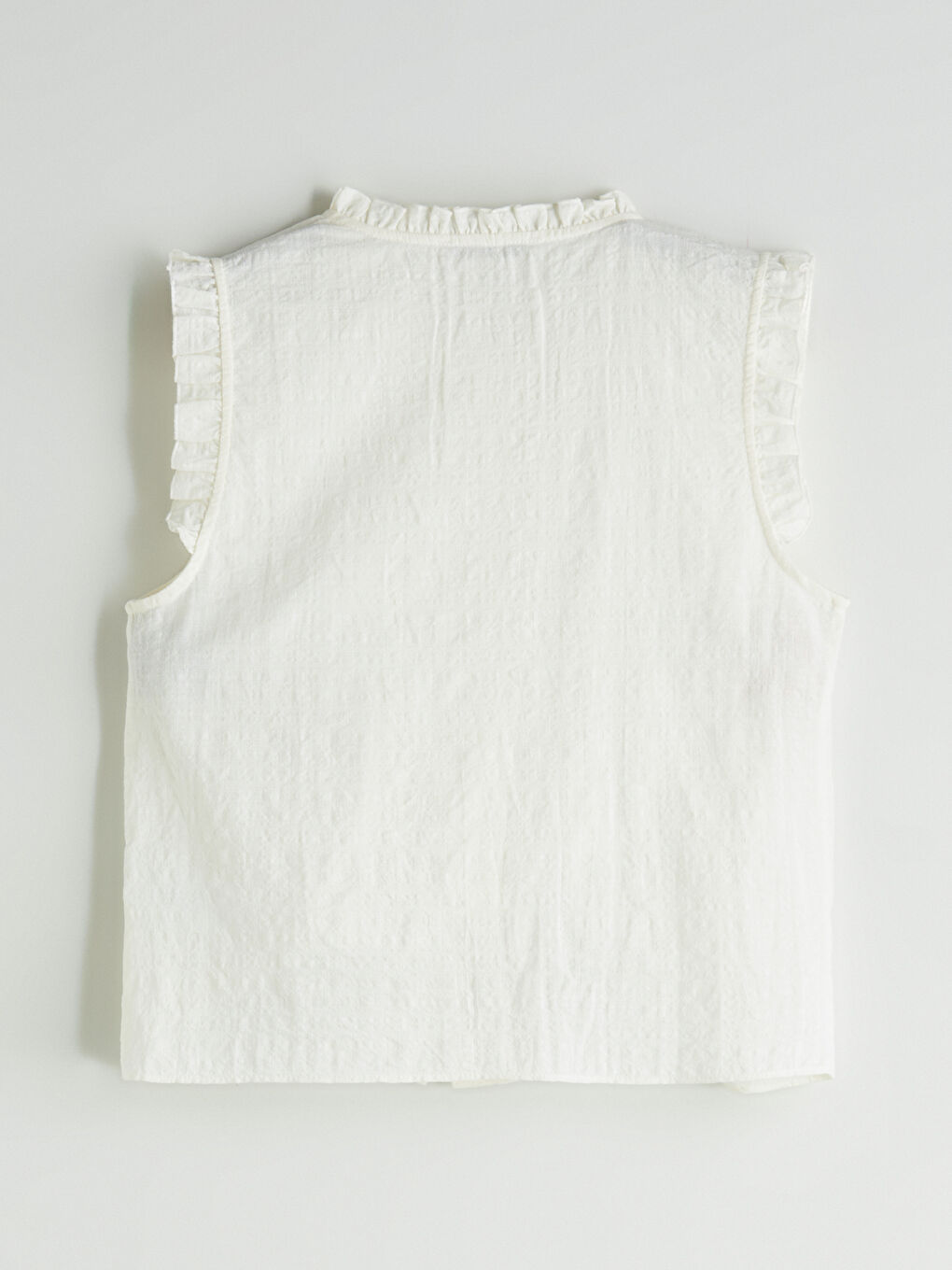 Ekru Bisiklet Yaka Nakışlı Fırfırlı Vual Bluz-5