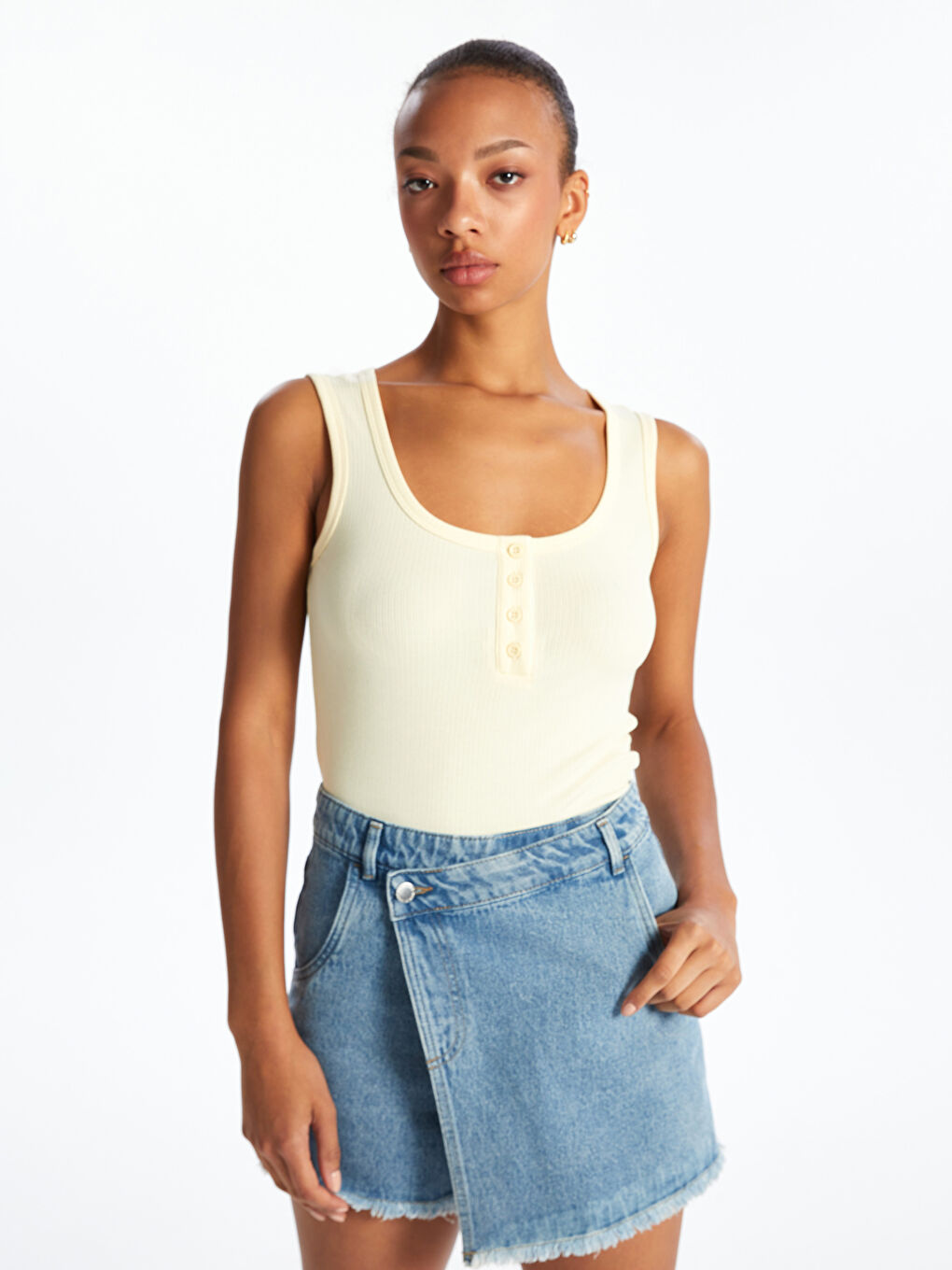 Sarı U Yaka Kadın Atlet