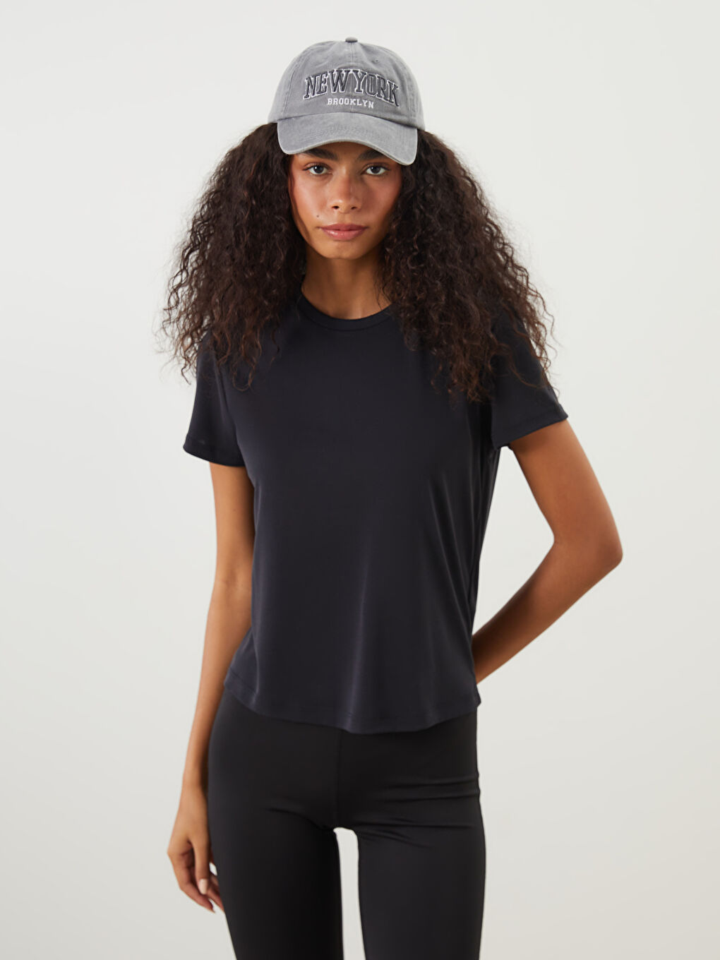 Siyah Bisiklet Yaka Kadın Spor Tişört