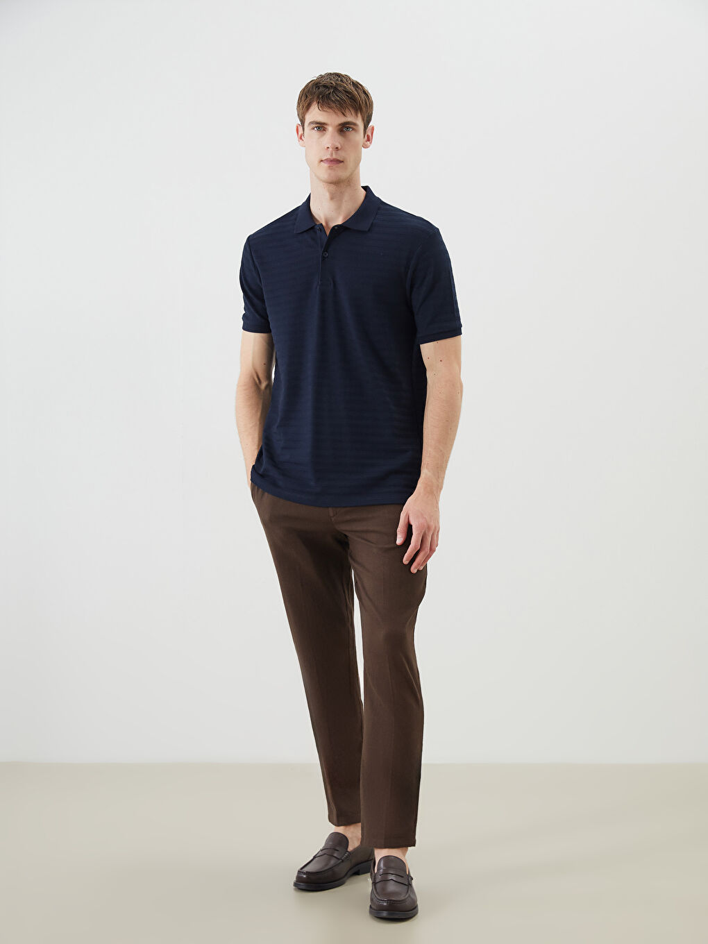 تیشێرت یه‌خه‌ی پۆڵۆ خەتخەت پیکێ بۆ پیاوان-1