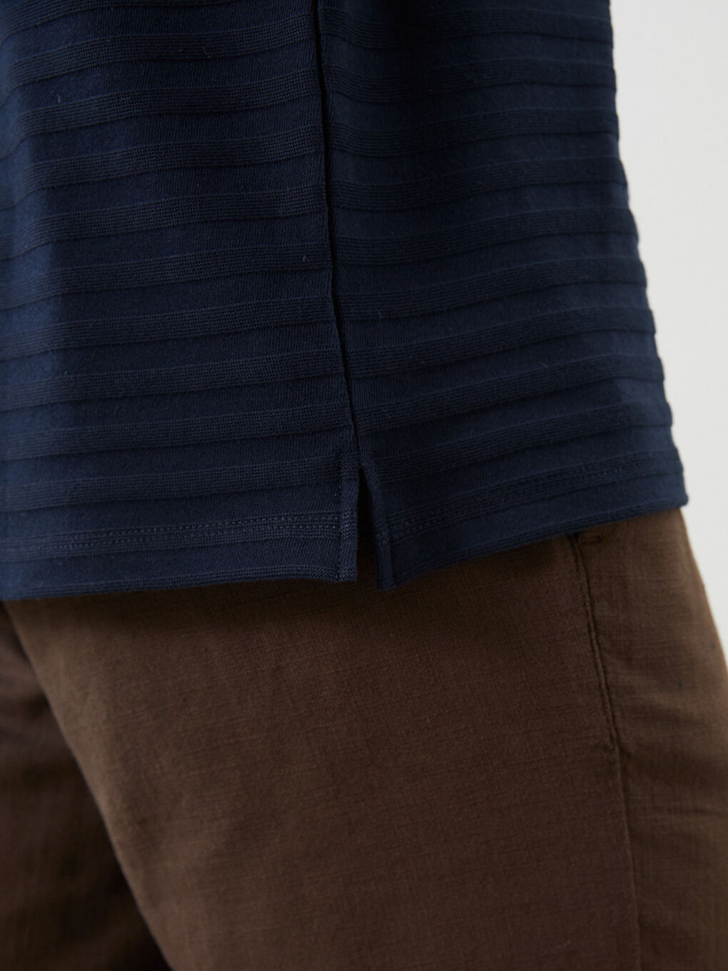 تیشێرت یه‌خه‌ی پۆڵۆ خەتخەت پیکێ بۆ پیاوان-3