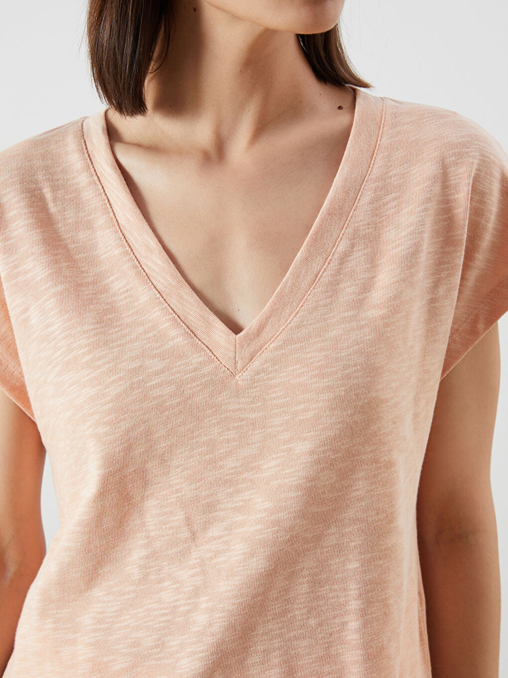 LCW Vision Γυναικείο T-Shirt με Λαιμόκοψη V -S5Q470Z8-FME