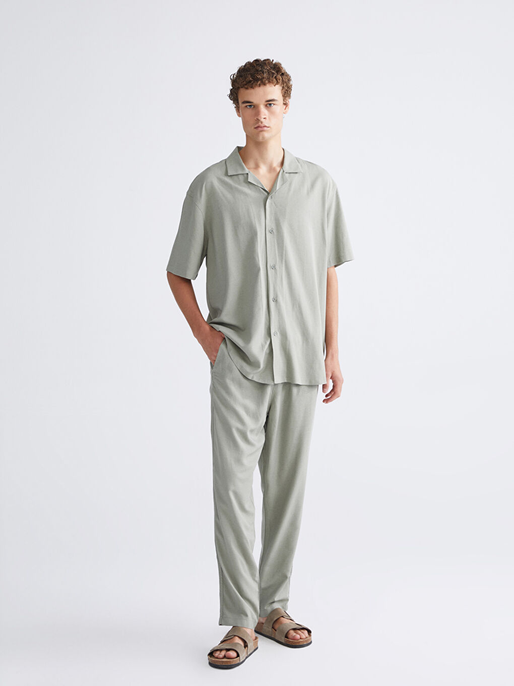 Yeşil Rahat Kalıp Resort Yaka Kısa Kollu Keten Karışımlı Erkek Gömlek-1