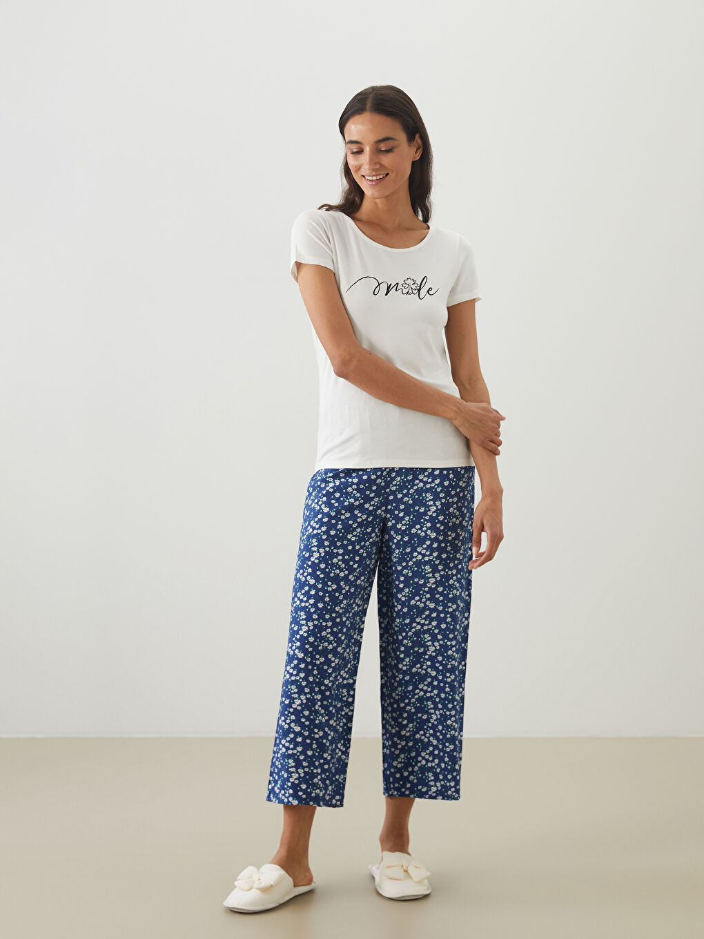 Lacivert Bisiklet Yaka Çiçekli Kadın Kaprili Pijama Takımı