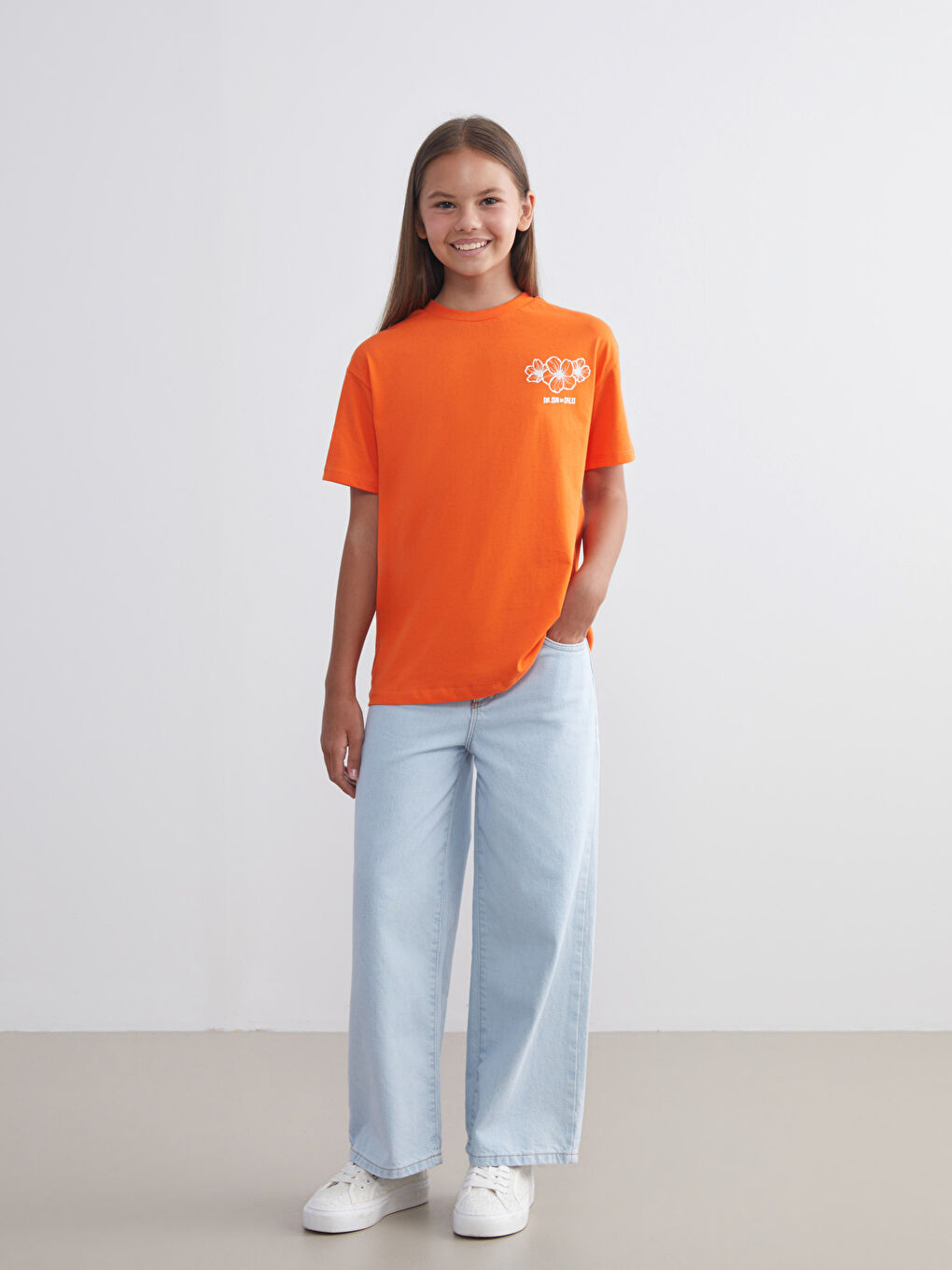 Turuncu Bisiklet Yaka Kız Çocuk Tişört-1