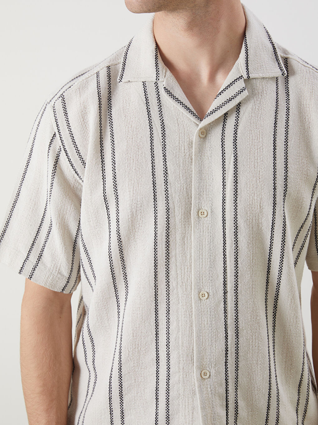Ekru Regular Fit Kısa Kollu Çizgili Armürlü Erkek Gömlek-2