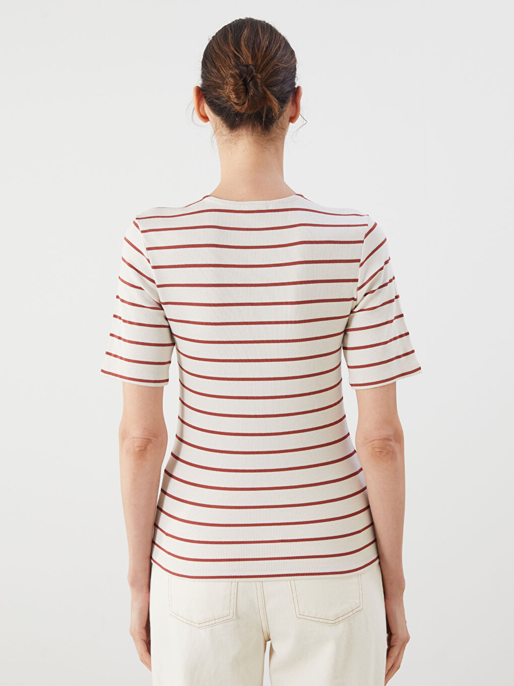 Bej Bisiklet Yaka Çizgili Kadın Tişört-3