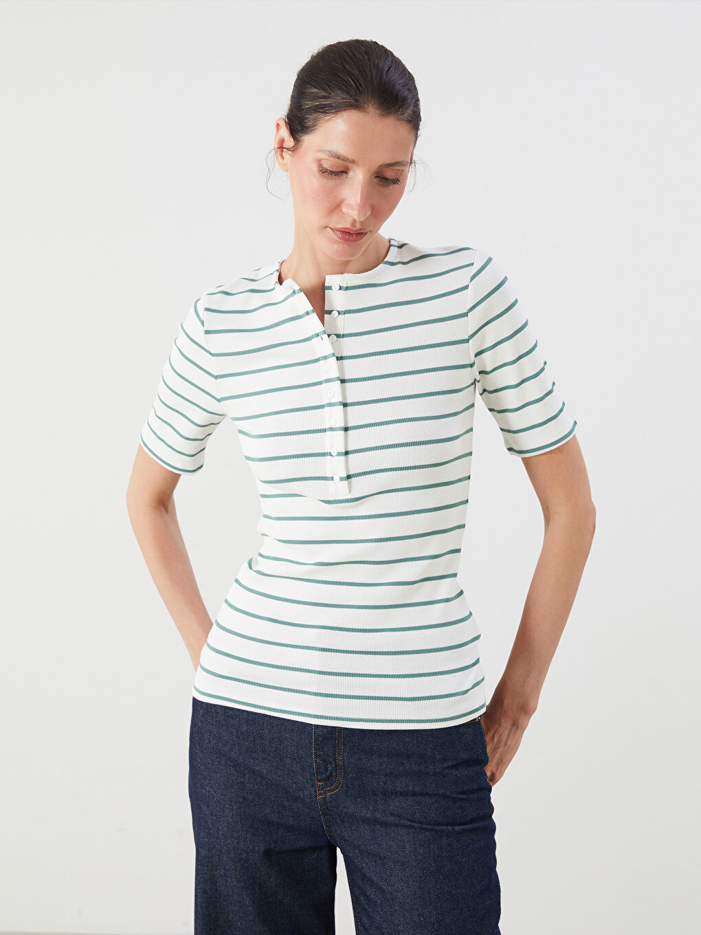 Yeşil Bisiklet Yaka Çizgili Kadın Tişört