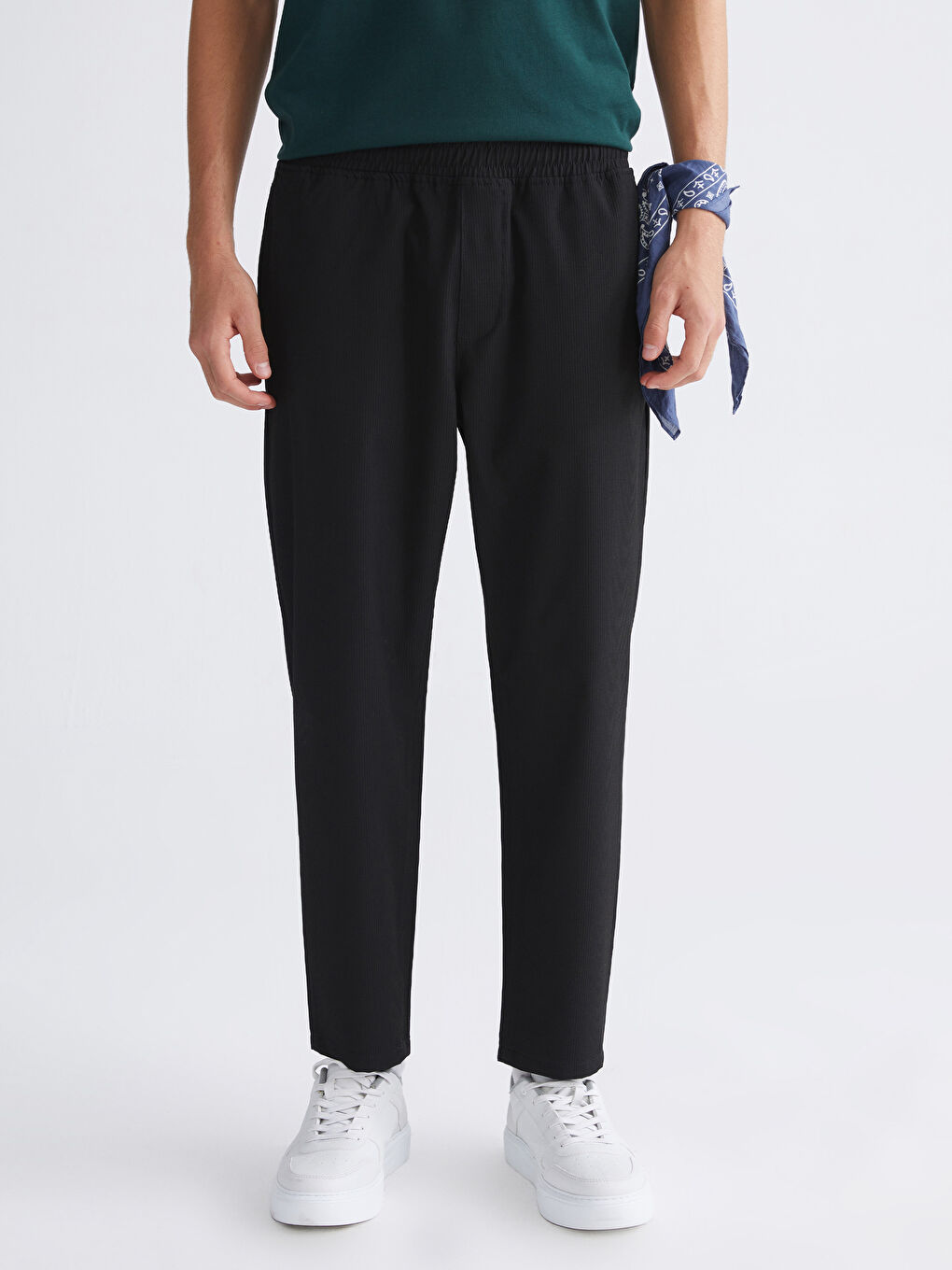 Siyah Standart Kalıp Armürlü Erkek Pantolon-1