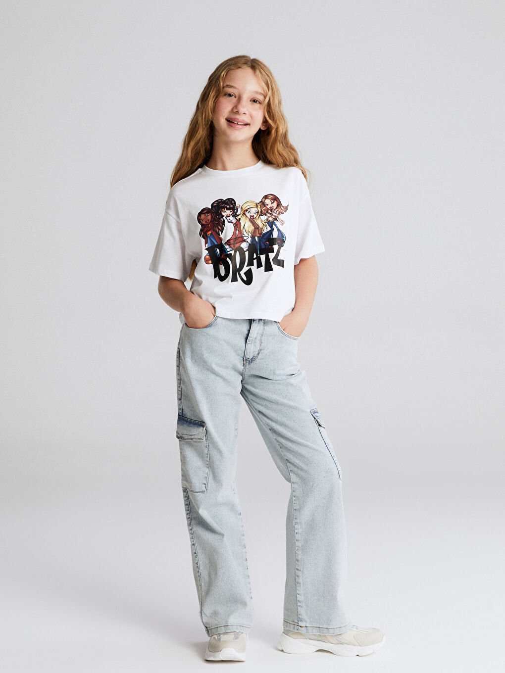 تي شيرت للبنات مطبوع Bratz بياقة دائرية-1