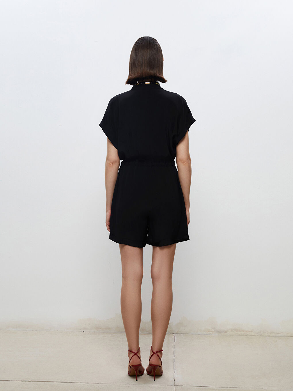 Siyah Kaçık Yaka Tulum-3