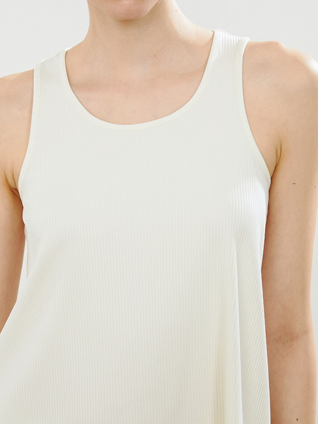 Ekru Halter Yaka Kadın Atlet-2