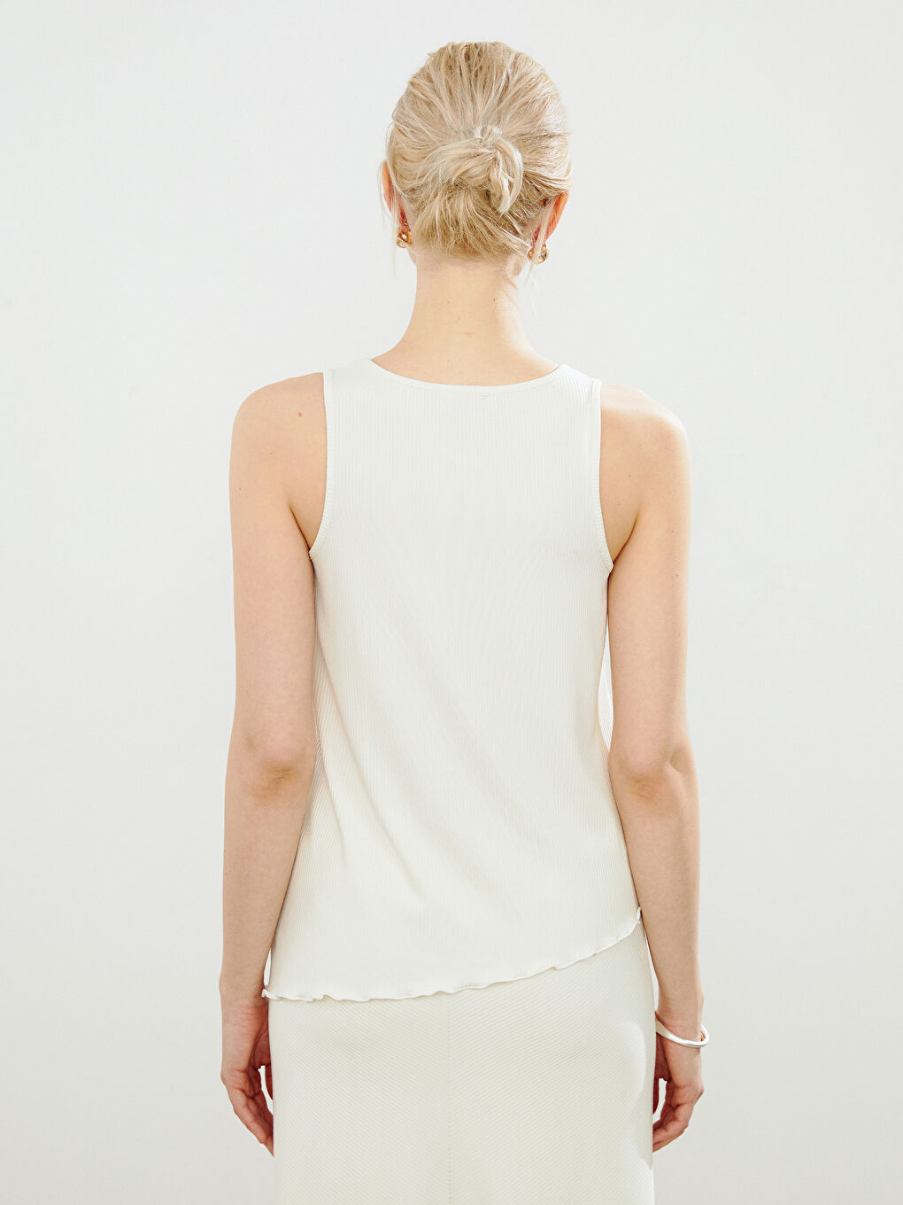 Ekru Halter Yaka Kadın Atlet-3