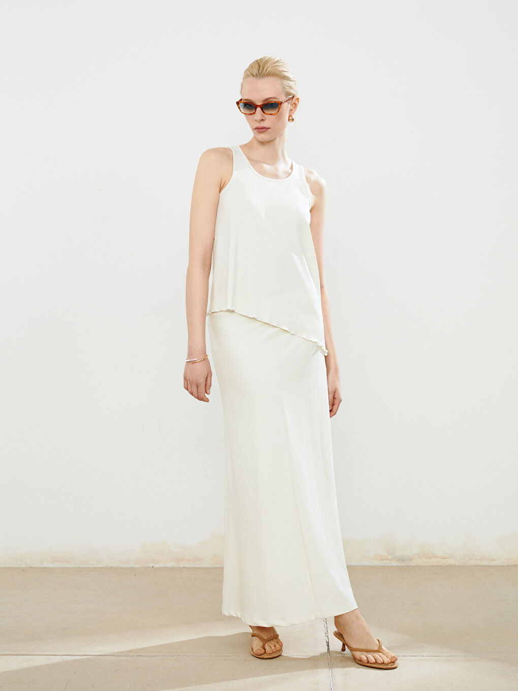 Ekru Halter Yaka Kadın Atlet-1