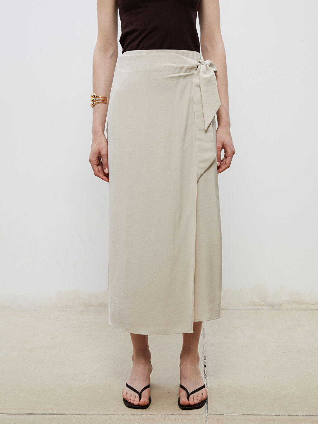 Bej Beli Lastikli Modal Dokulu Bağlamalı Etek-1