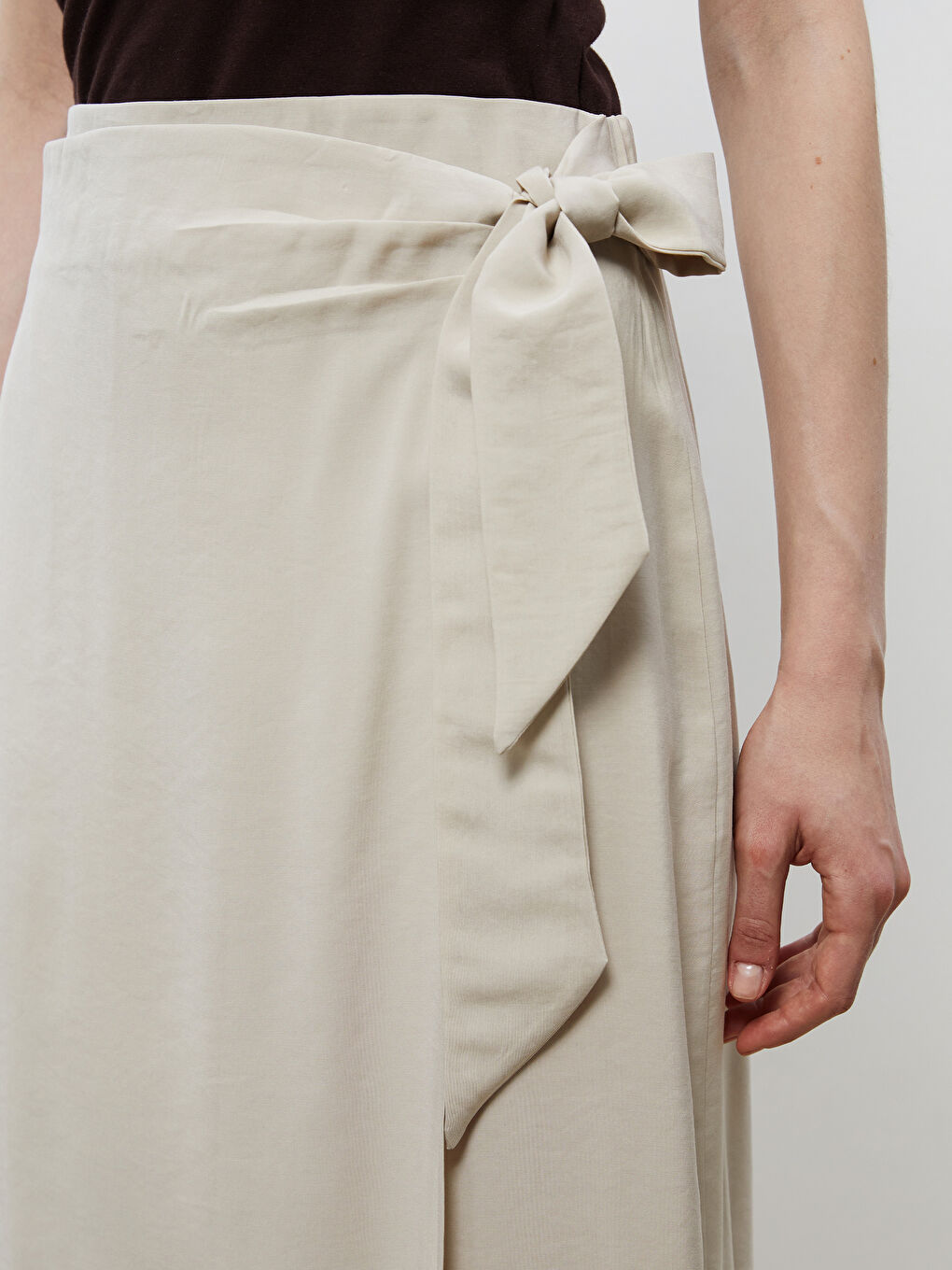 Bej Beli Lastikli Modal Dokulu Bağlamalı Etek-2