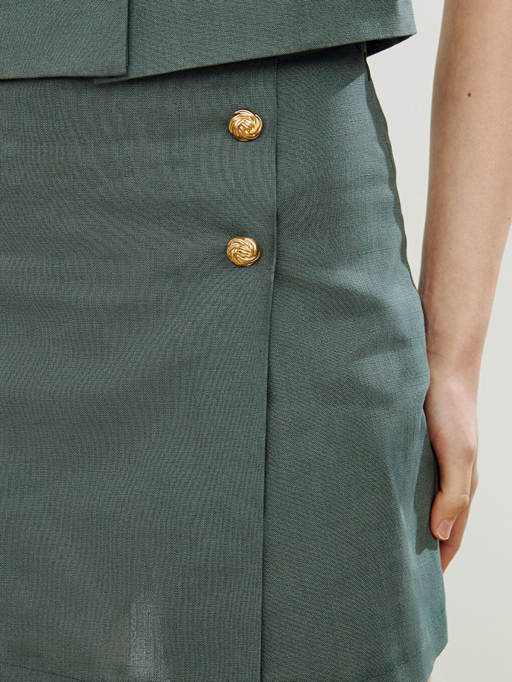 Haki Standart Fit Keten Görünümlü Şort Etek-2