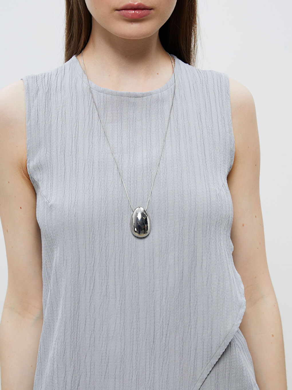 Gri Bisiklet Yaka Dokulu Keten Karışımlı Bluz-2