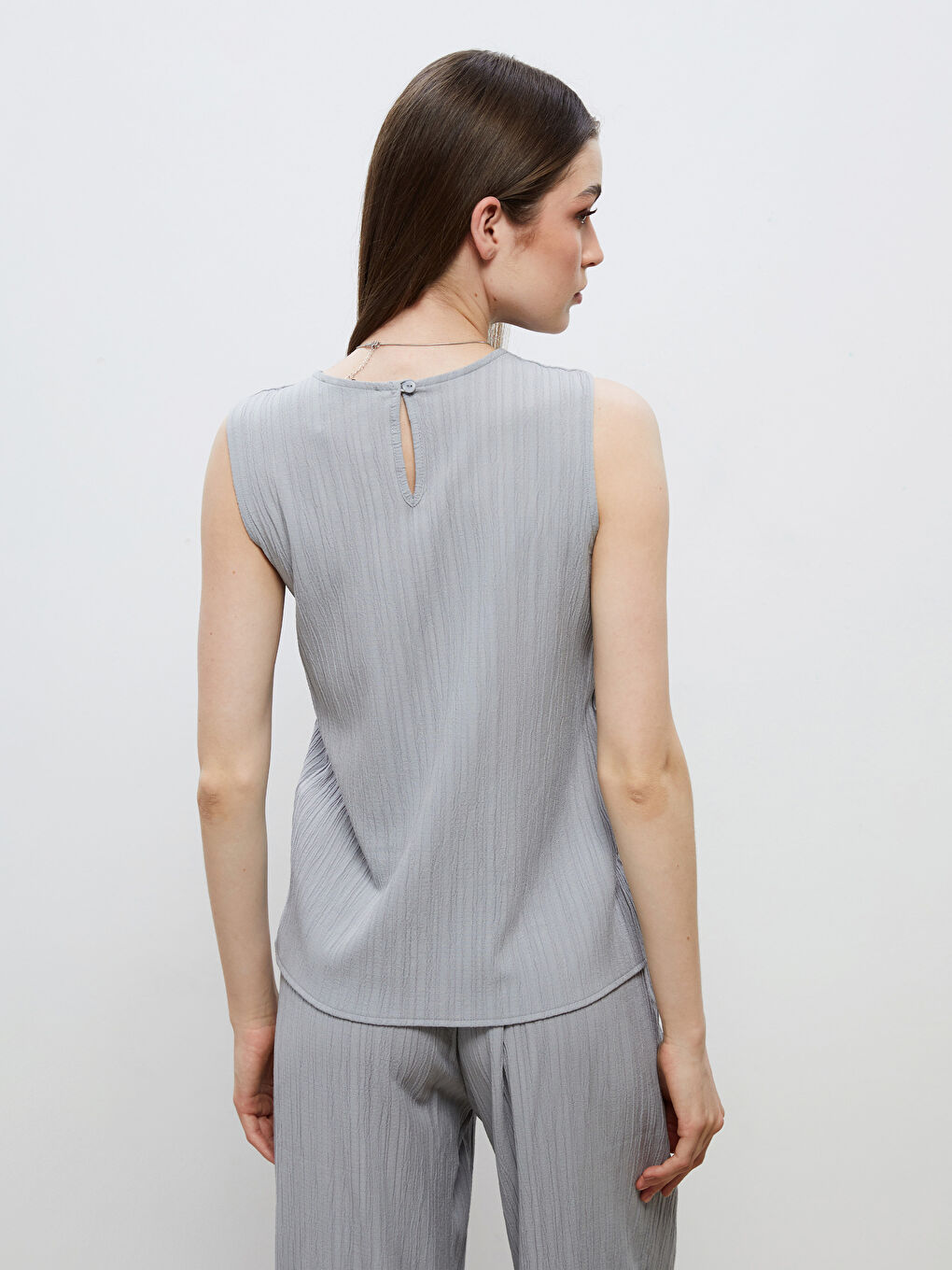 Gri Bisiklet Yaka Dokulu Keten Karışımlı Bluz-3