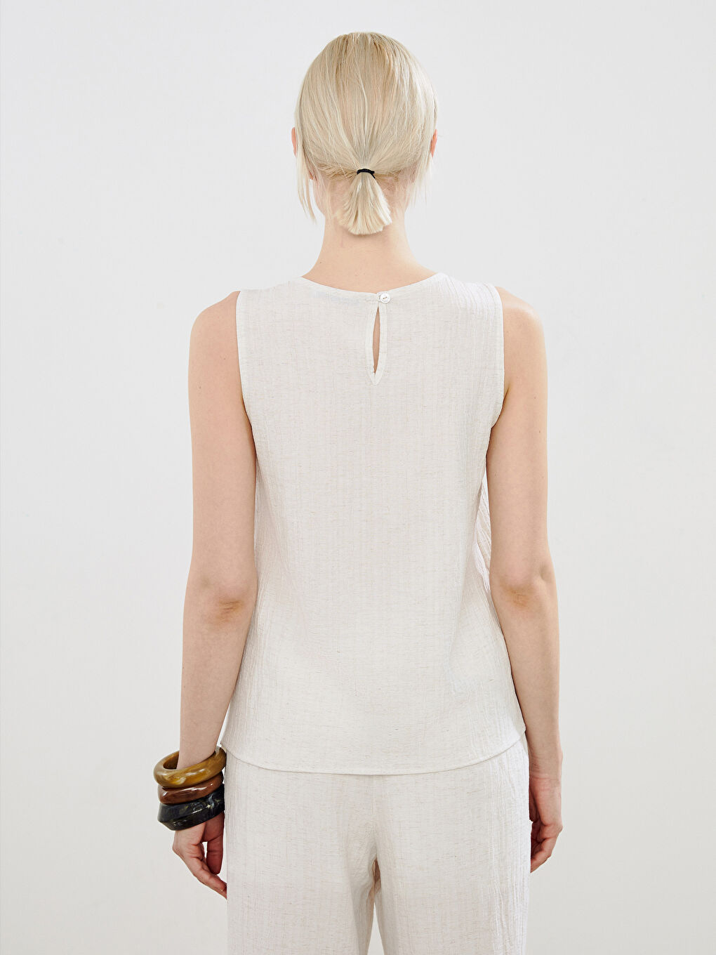 Ekru Bisiklet Yaka Dokulu Keten Karışımlı Bluz-3