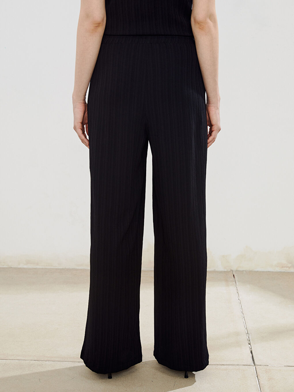 Siyah Beli Lastikli Keten Karışımlı Kadın Pantolon-3