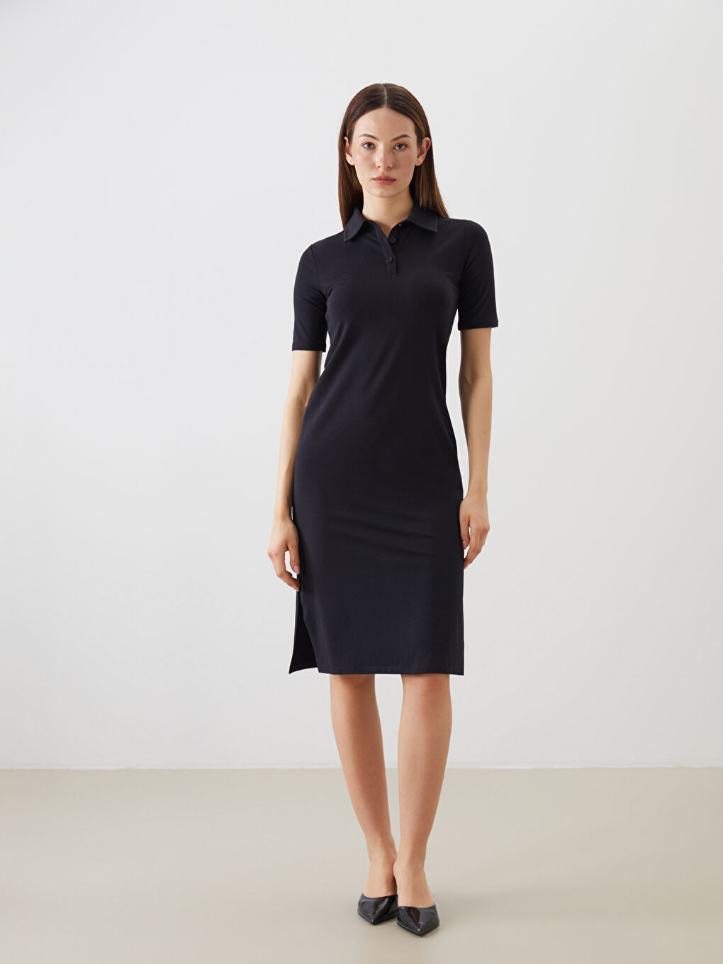 Siyah Polo Yaka Yırtmaçlı Elbise-1