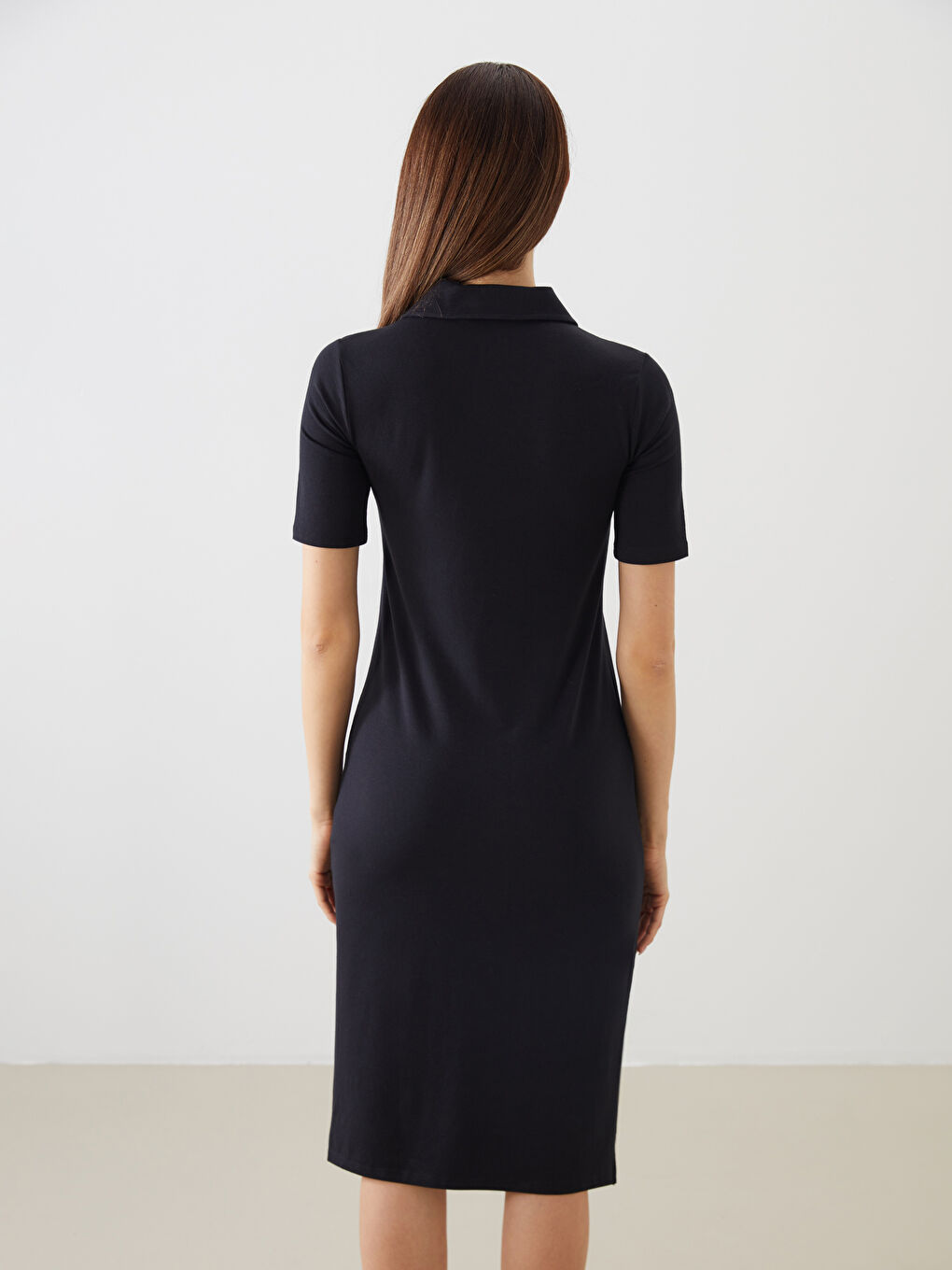 Siyah Polo Yaka Yırtmaçlı Elbise-3