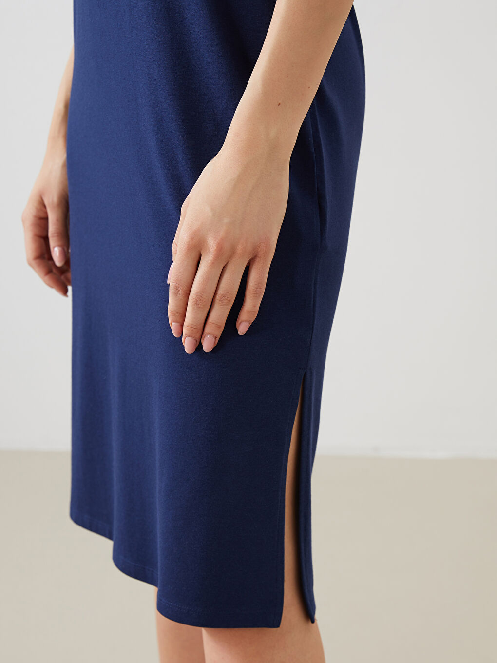 Lacivert Polo Yaka Yırtmaçlı Elbise-2