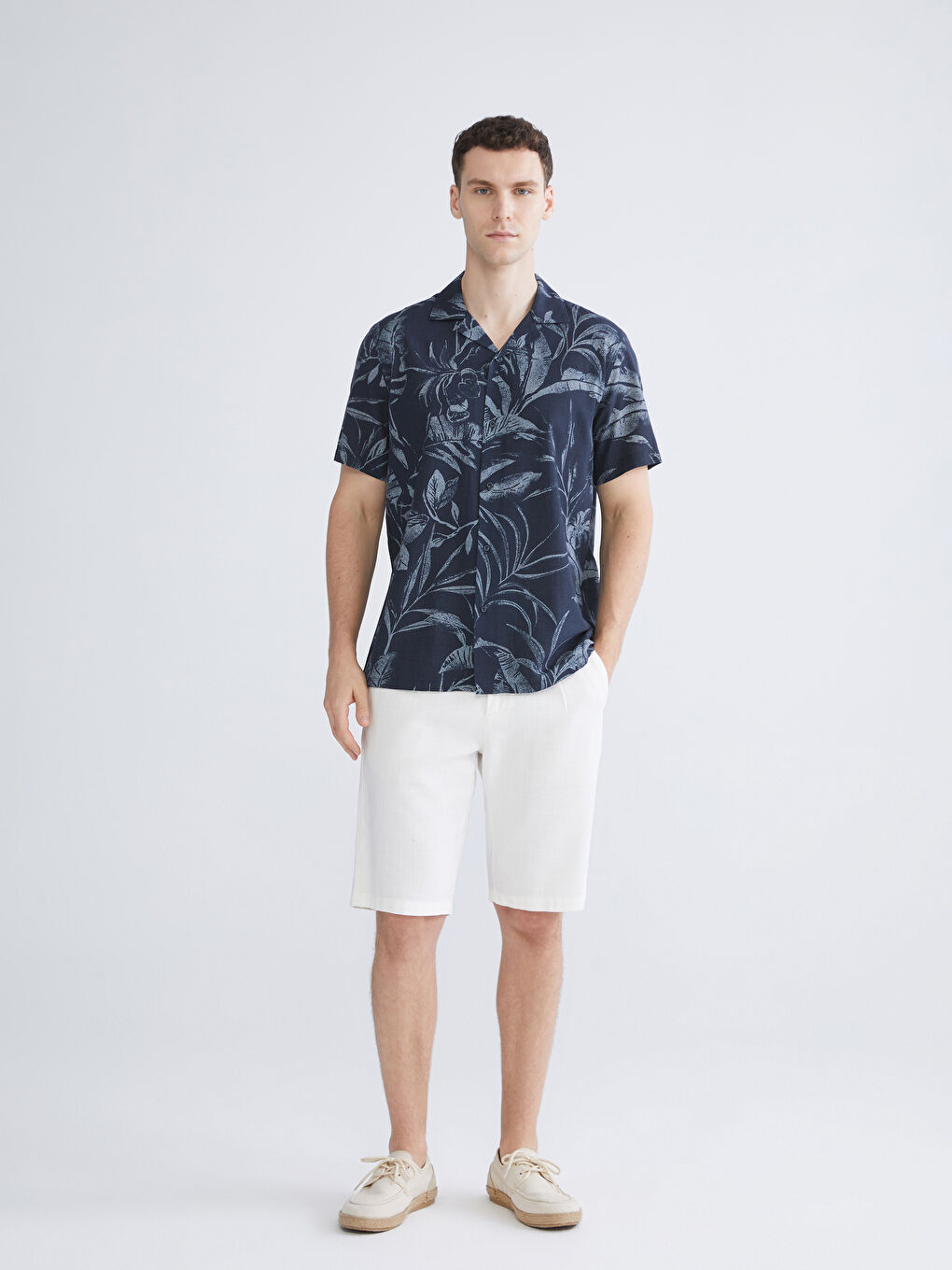 Lacivert Regular Fit Resort Yaka Kısa Kollu Desenli Poplin Erkek Gömlek-1