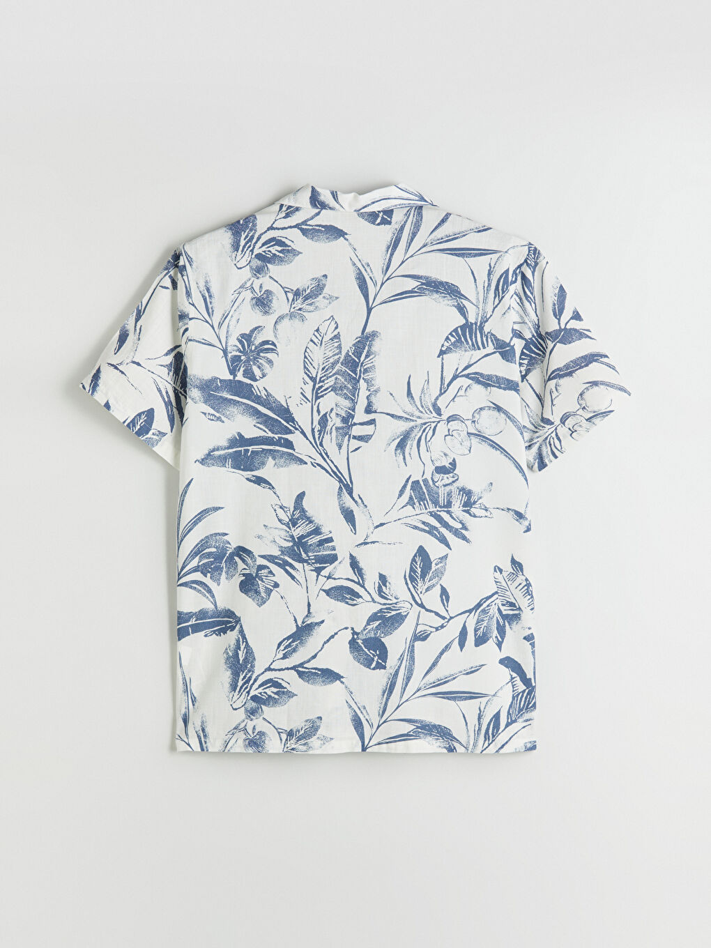 Beyaz Regular Fit Resort Yaka Kısa Kollu Desenli Poplin Erkek Gömlek-5