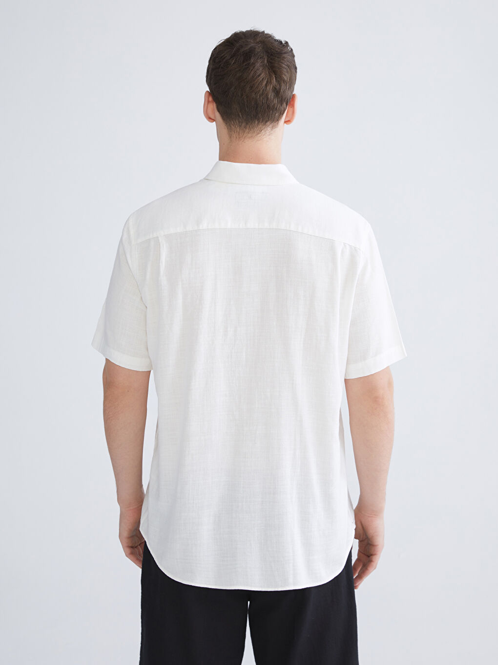 Beyaz Regular Fit Kısa Kollu Armürlü Erkek Gömlek-3