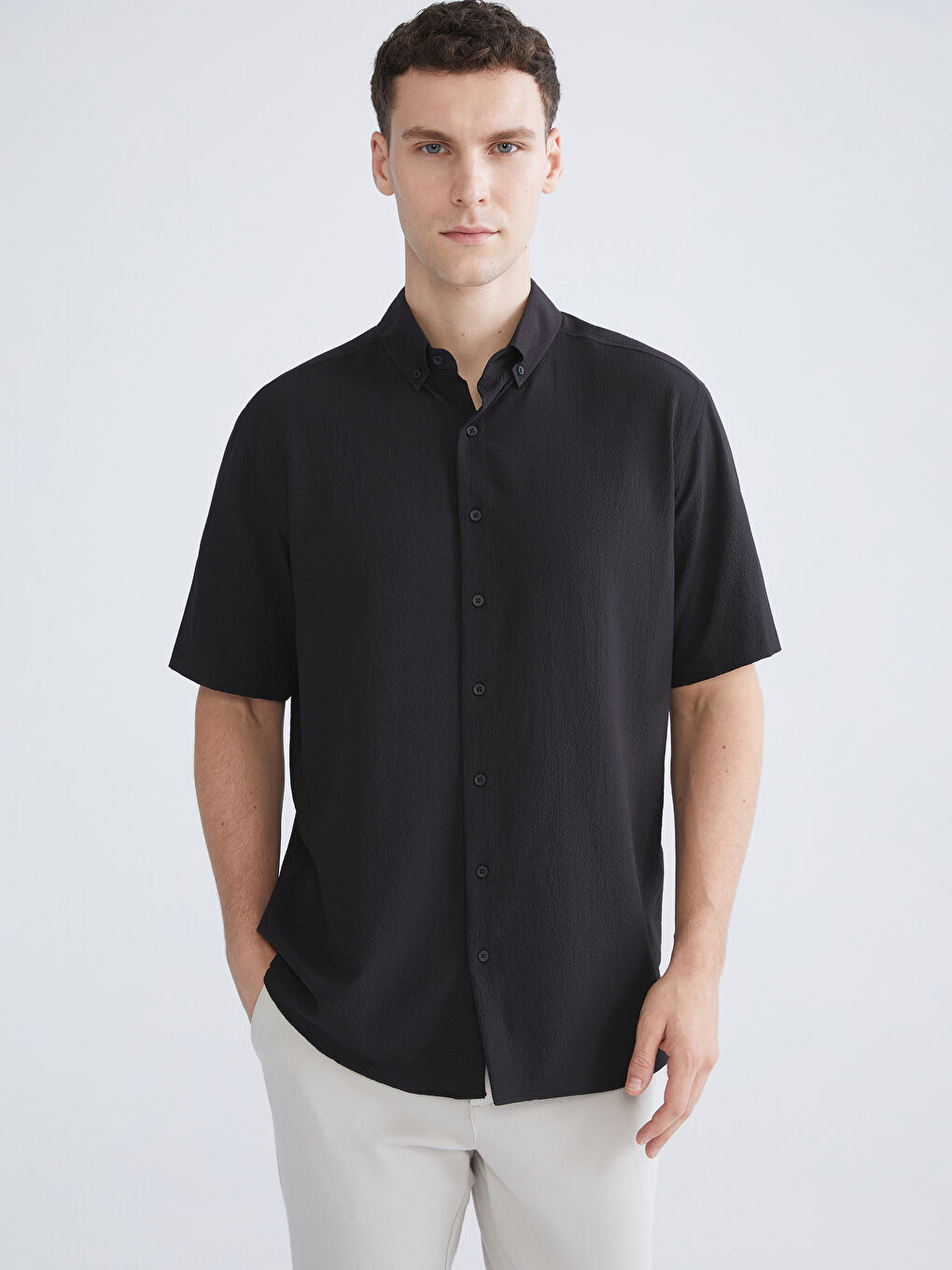 Siyah Regular Fit Kısa Kollu Erkek Gömlek