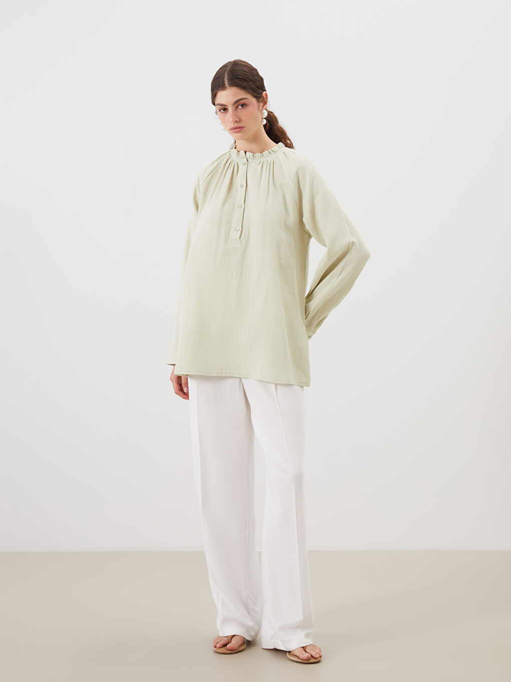 Yeşil Fırfırlı Dik Yaka Müslin Kadın Tunik-1
