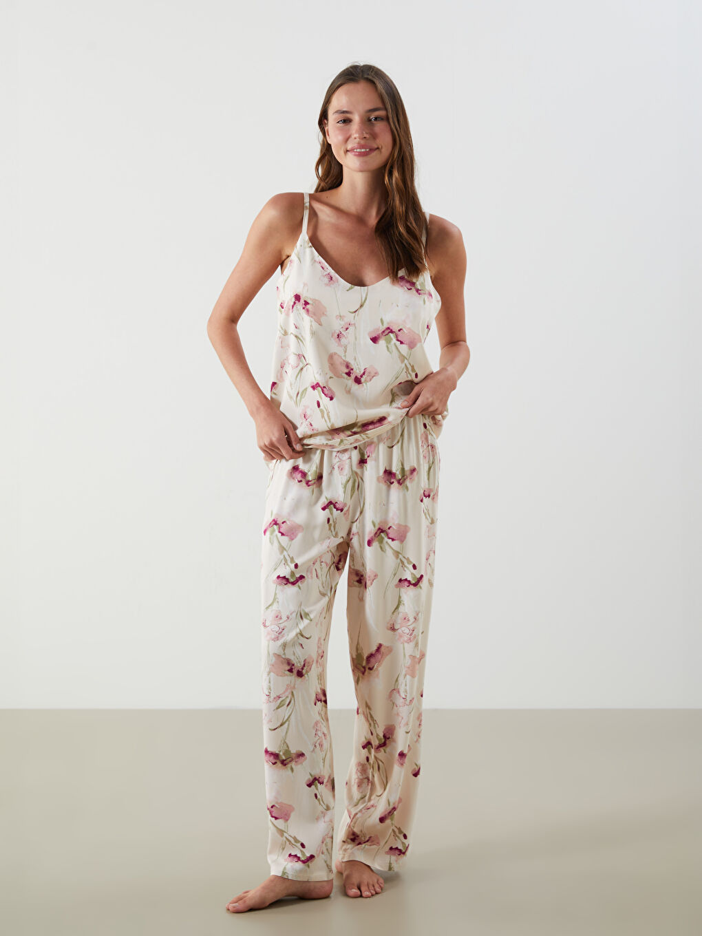 V-Neck Floral Strap Women's Pajamas Set -S5Q808Z8-LRA