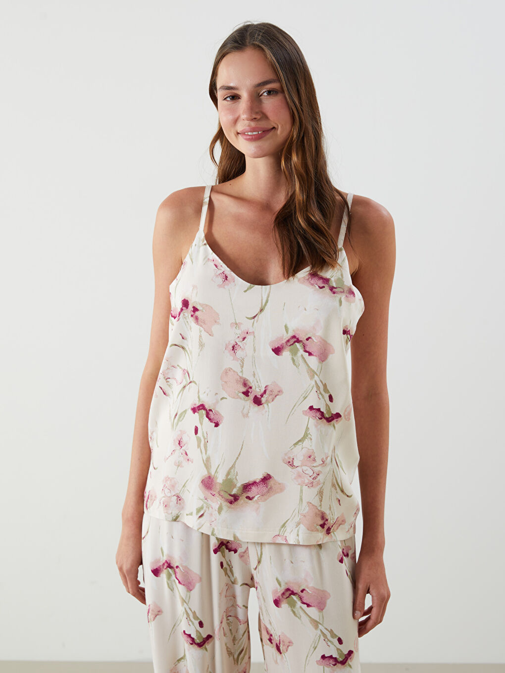V-Neck Floral Strap Women's Pajamas Set -S5Q808Z8-LRA