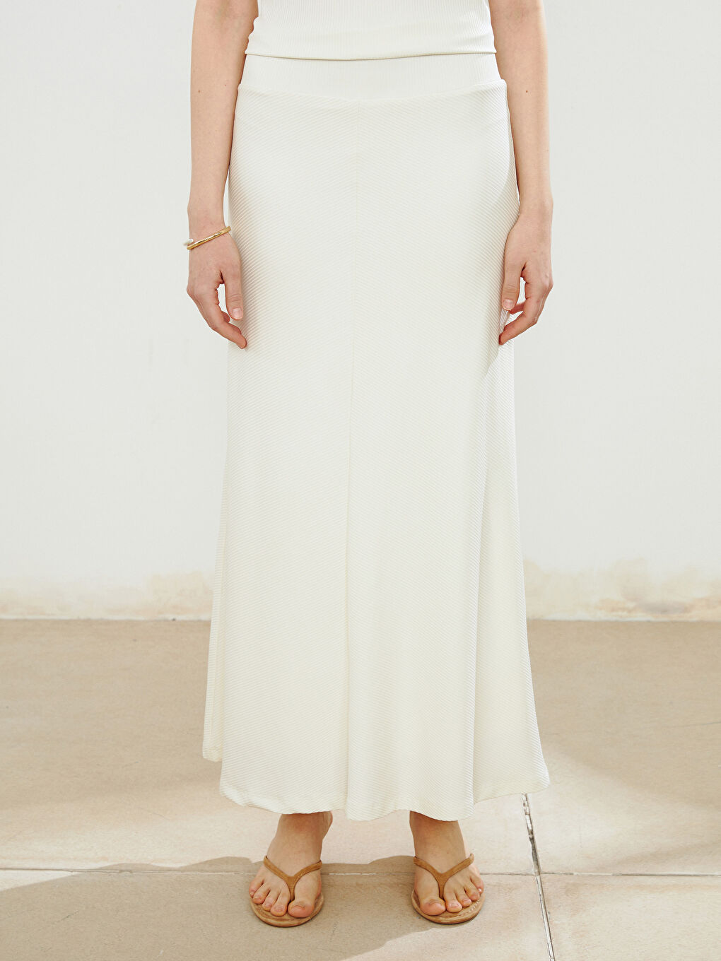 Ekru Beli Lastikli Dokulu Etek-1