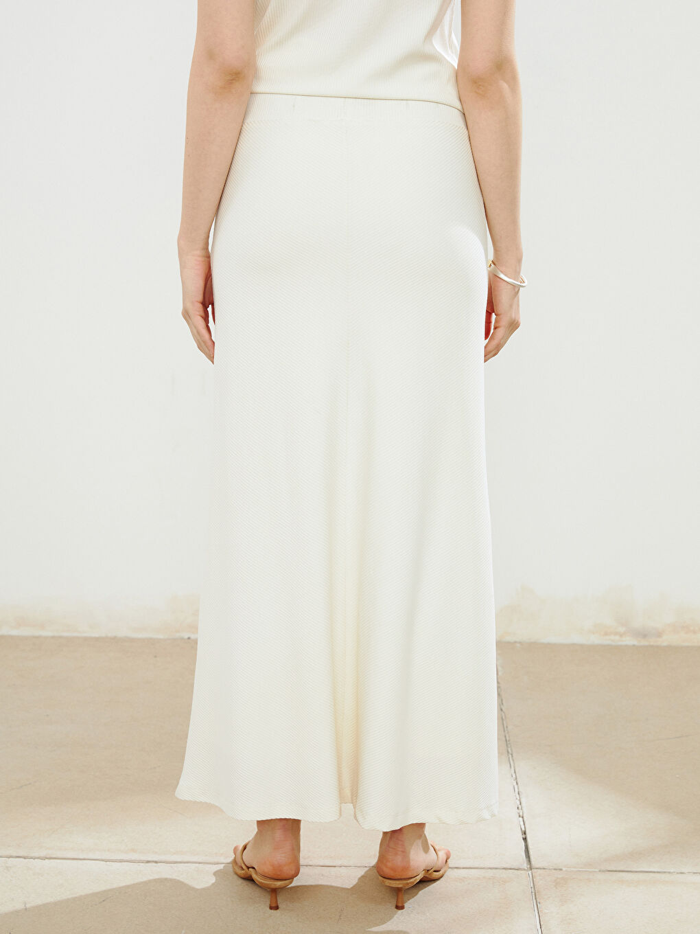 Ekru Beli Lastikli Dokulu Etek-3