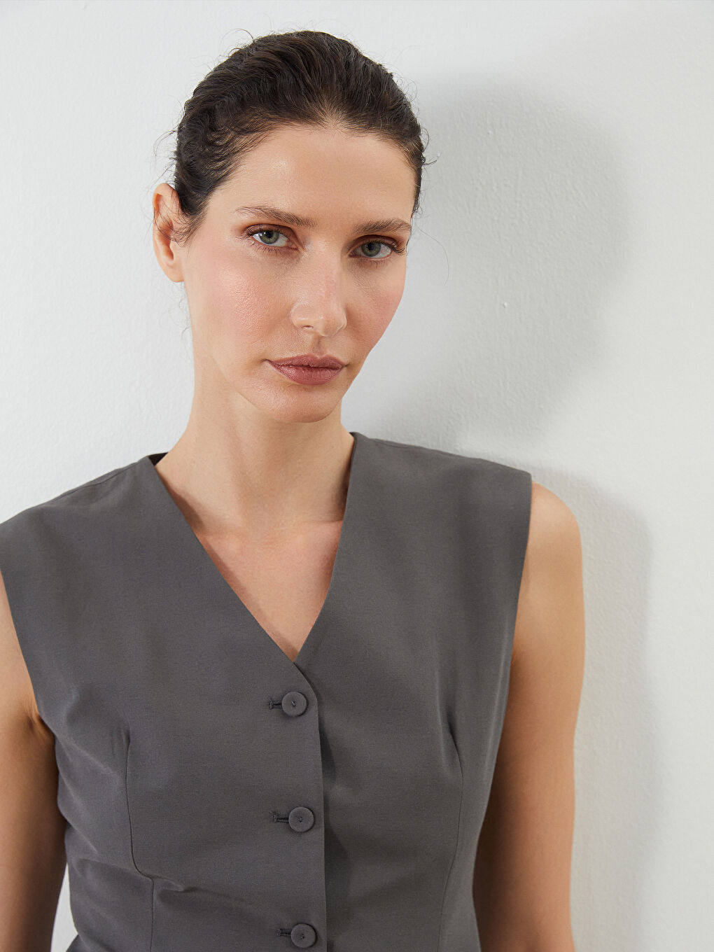 LCWAIKIKI Classic V Neck Women's Classic Waistcoat -S5Q842Z8-CWL