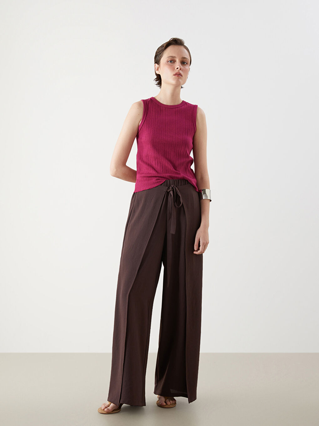 Kahverengi Beli Lastikli Geniş Paça Kadın Pantolon