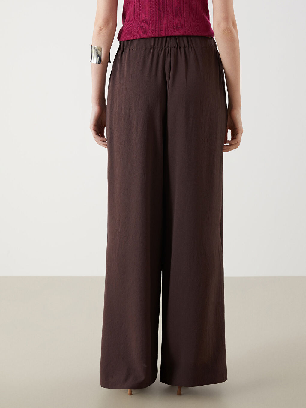 Kahverengi Beli Lastikli Geniş Paça Kadın Pantolon-3