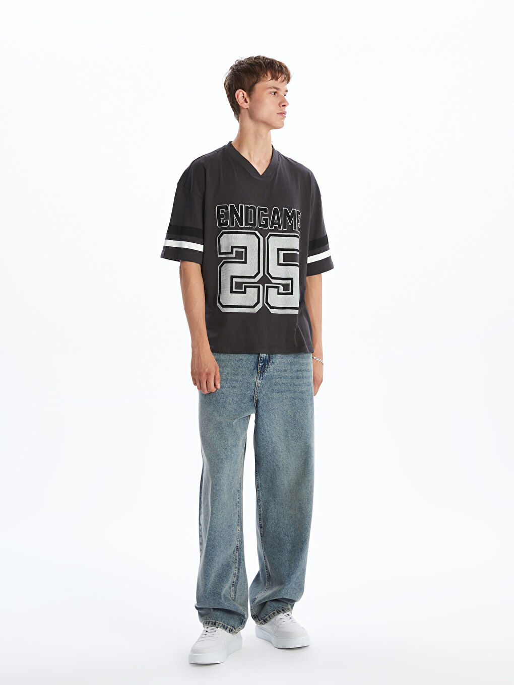 V Neck Printed Men's T-Shirt-1