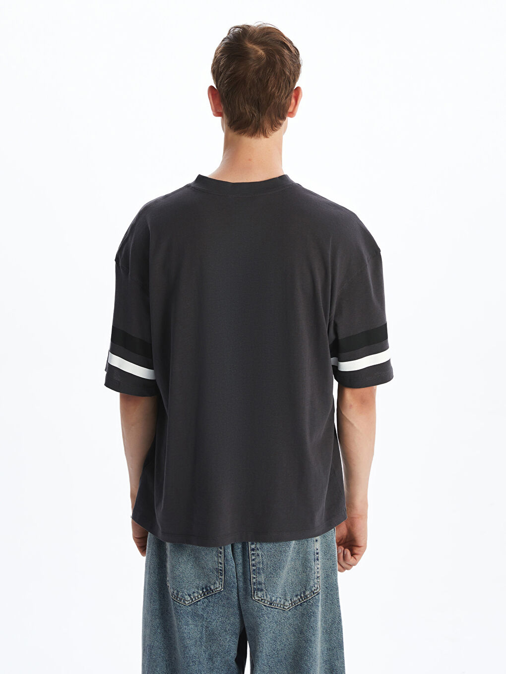 V Neck Printed Men's T-Shirt-3