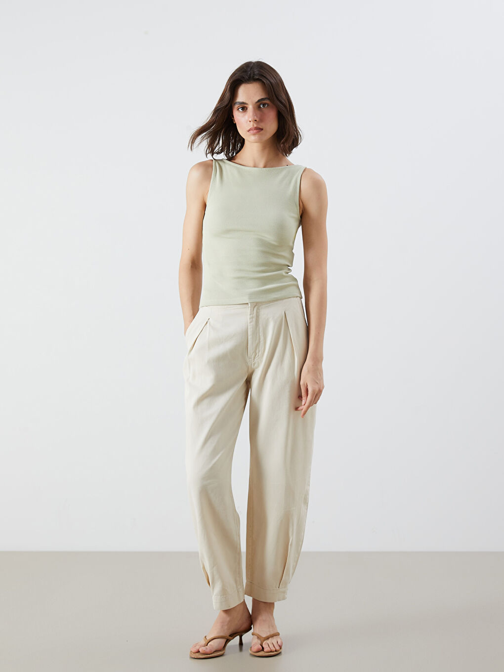 Bej Beli Lastikli Carrot Fit Kadın Jean Pantolon