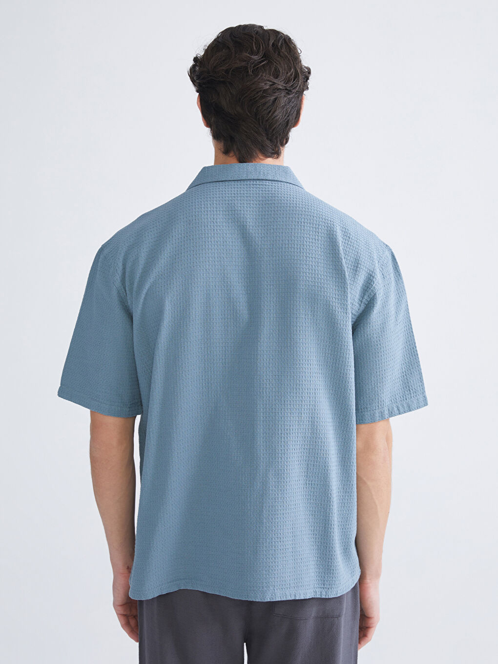 Relaxed Fit Resort Collar Short Sleeve Men's Shirt-3
